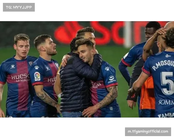 塞尔塔两翼拉伸创造空间，边翼卫前插支持伊格莱西亚斯抢点